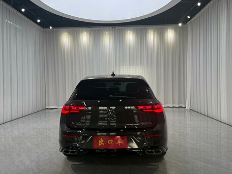 2023 Volkswagen Golf VIII, чёрный, 1650000 рублей, вид 4