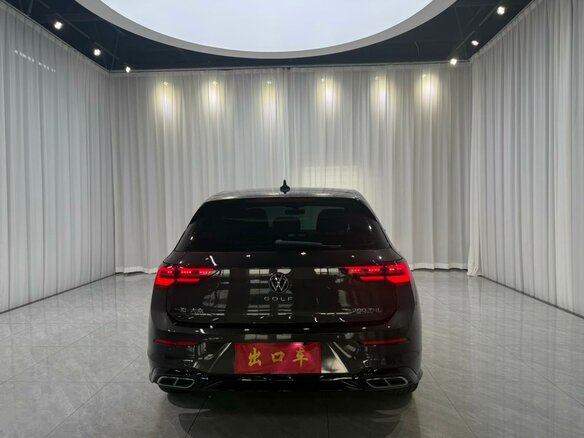 2023 Volkswagen Golf VIII, чёрный, 1650000 рублей - вид 3