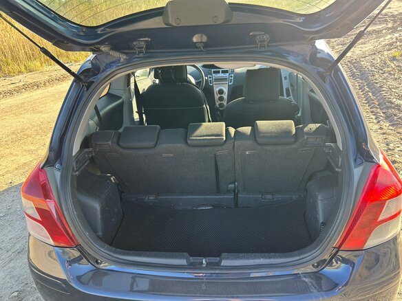 2010 Toyota Yaris III, синий, 420000 рублей - вид 10