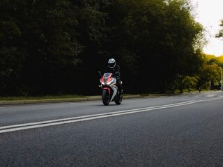 2016 Honda CBR 400R, белый, 580000 рублей, вид 2