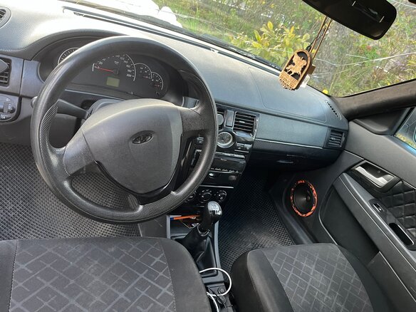 2010 Lada (ВАЗ) Priora I, белый, 189000 рублей - вид 3