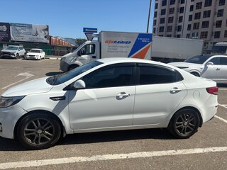 2015 Kia Rio III Рестайлинг, белый, 550000 рублей, вид 5