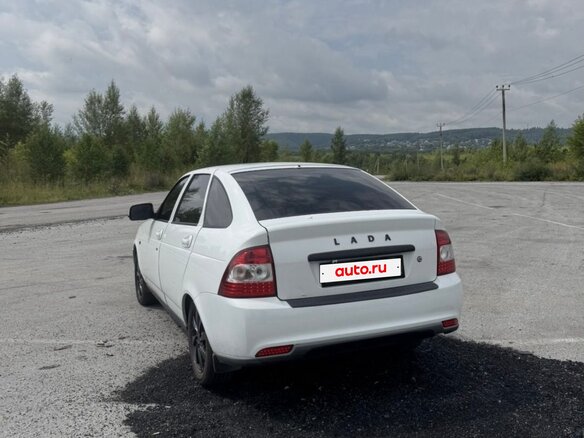 2015 Lada (ВАЗ) Priora I Рестайлинг, белый, 650000 рублей - вид 6