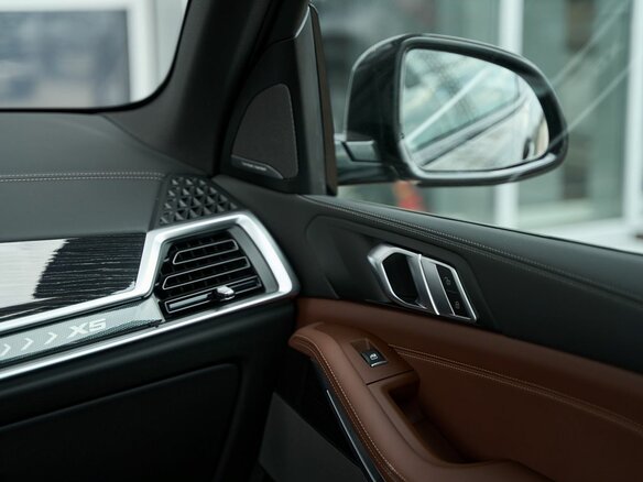 2024 BMW X5 30d IV (G05/G18) Рестайлинг, коричневый, 14299900 рублей - вид 20