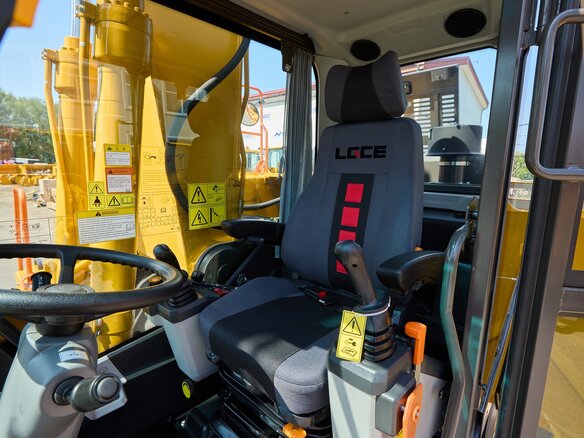 2025 LGCE E7210H, жёлтый, 13900000 рублей - вид 16