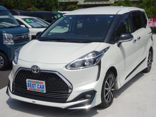 2022 Toyota Sienta II Рестайлинг, белый, 1750000 рублей, вид 2
