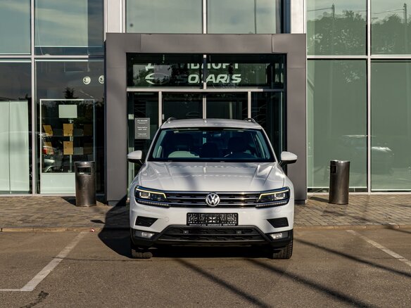 2018 Volkswagen Tiguan II, белый, 2275000 рублей - вид 1