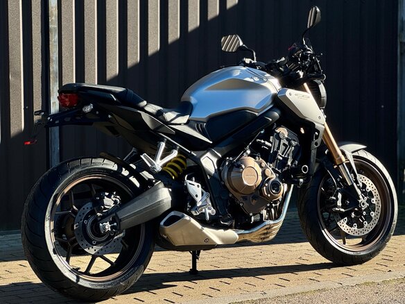 2019 Honda CB 650R, серебристый, 725000 рублей - вид 2
