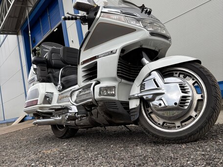 1998 Honda GL 1500 Gold Wing, белый, 450000 рублей, вид 2