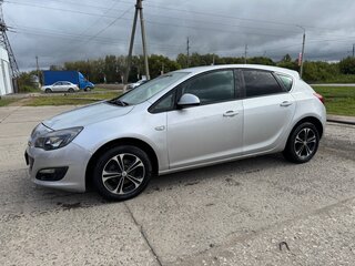 2013 Opel Astra J Рестайлинг, серебристый, 520000 рублей, вид 4