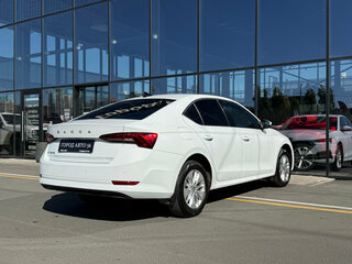 2021 Skoda Octavia IV (A8), белый, 2520000 рублей, вид 4