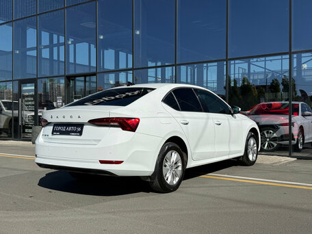 2021 Skoda Octavia IV (A8), белый, 2440000 рублей, вид 4