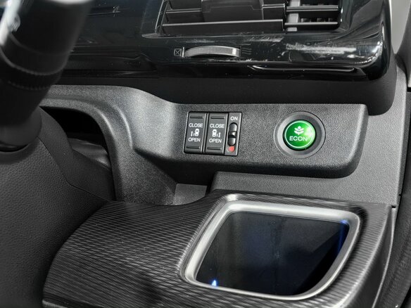 2020 Honda Stepwgn Spada V Рестайлинг, серый, 2700000 рублей - вид 21