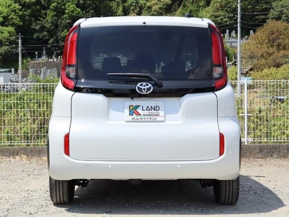 2023 Toyota Sienta III, белый, 1250000 рублей - вид 6