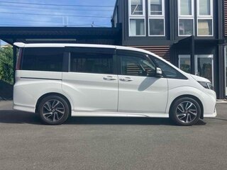 2020 Honda Stepwgn Spada V Рестайлинг, белый, 1810000 рублей, вид 4