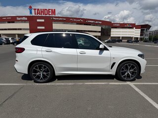 2018 BMW X5 30d IV (G05/G18), белый, 5900000 рублей, вид 3