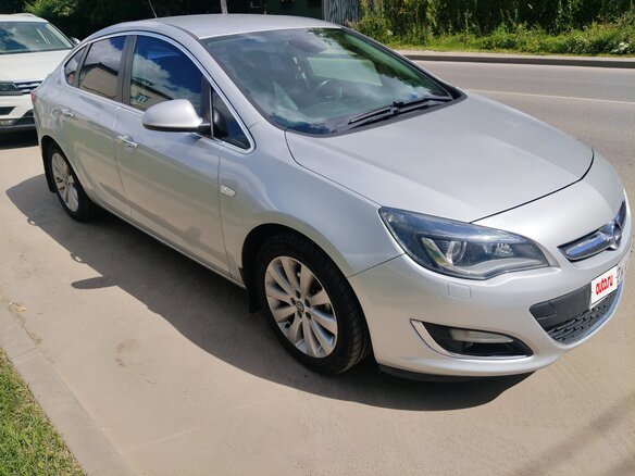 2012 Opel Astra J Рестайлинг, серебристый, 1100000 рублей