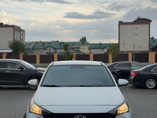 2017 Hyundai Solaris II, белый, 810000 рублей, вид 3