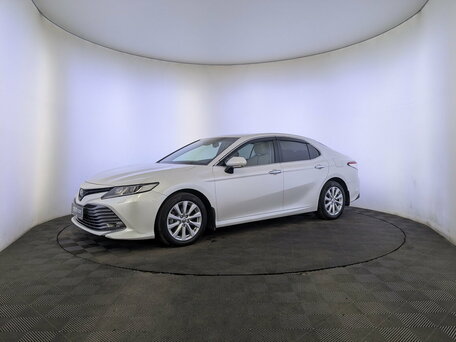 Toyota Camry VIII (XV70)