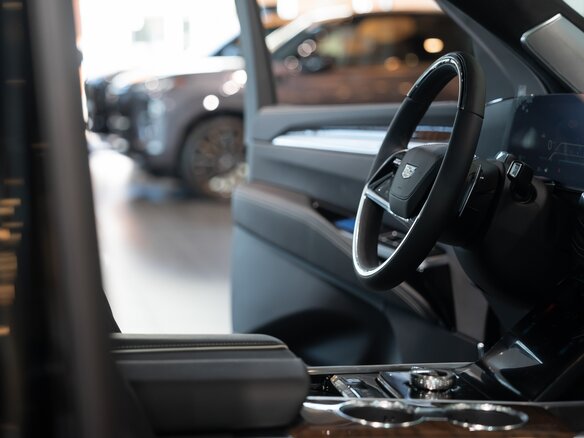 2026 Cadillac Escalade V Рестайлинг, чёрный, 23700000 рублей - вид 23
