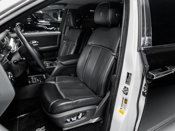 2019 Rolls-Royce Phantom VIII (Series I), белый, 37000000 рублей - вид 6