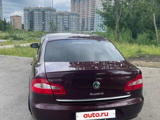 2011 Skoda Superb DSG II, красный, 750000 рублей, вид 5