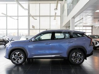 2026 Geely Atlas II, серебристый, 4119990 рублей, вид 3