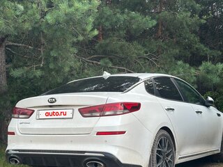 2019 Kia Optima IV Рестайлинг, белый, 2000000 рублей, вид 2