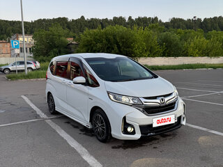 2016 Honda Freed+ II, белый, 1600000 рублей, вид 1