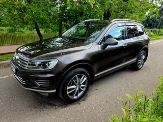 2016 Volkswagen Touareg II Рестайлинг, коричневый, 2400000 рублей, вид 2