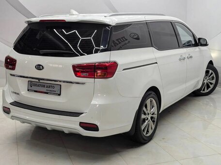 2019 Kia Carnival III, белый, 2995000 рублей, вид 5