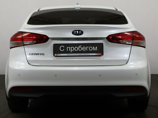 2019 Kia Cerato III Рестайлинг (Classic), белый, 1699000 рублей, вид 5