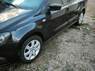 2010 Volkswagen Polo V, чёрный, 690000 рублей, вид 3