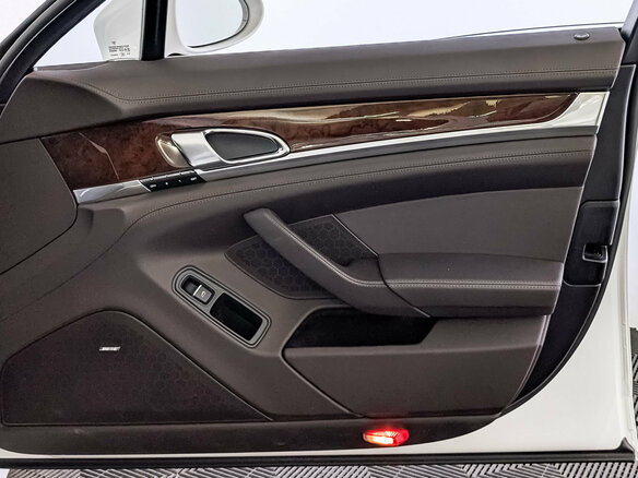 2011 Porsche Panamera 4S I, белый, 5200000 рублей - вид 24