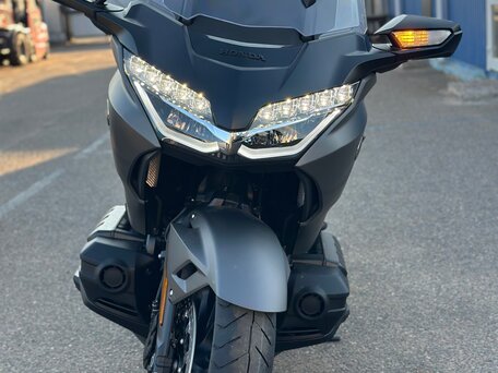 2026 Honda GL 1800 Gold Wing, серый, 3650000 рублей, вид 4