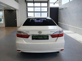 2015 Toyota Camry VII (XV50) Рестайлинг, белый, 1799000 рублей, вид 5