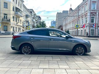 2021 Hyundai Solaris II Рестайлинг, серый, 1950000 рублей, вид 3