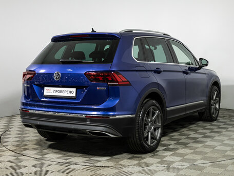2018 Volkswagen Tiguan II, синий, 2649700 рублей, вид 5