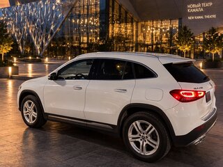 2021 Mercedes-Benz GLA 250 II (H247), белый, 4500000 рублей, вид 2