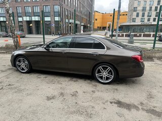 2017 Mercedes-Benz E-Класс 200 V (W213, S213, C238), коричневый, 2400000 рублей, вид 4