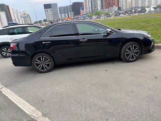 2017 Toyota Camry VII (XV50) Рестайлинг 2, чёрный, 2290000 рублей, вид 2