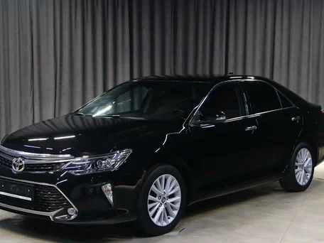 2017 Toyota Camry VII (XV50) Рестайлинг 2, чёрный, 1799000 рублей, вид 1