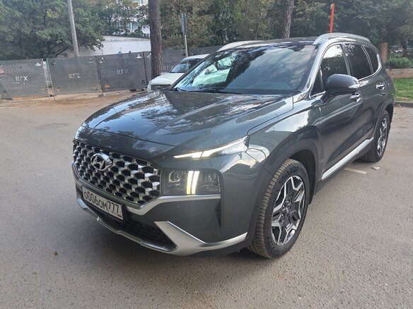 2022 Hyundai Santa Fe IV Рестайлинг, серый, 4350000 рублей - вид 1