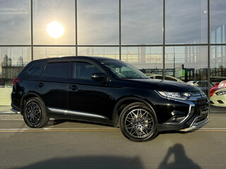 2018 Mitsubishi Outlander III Рестайлинг 3, чёрный, 2080000 рублей, вид 3