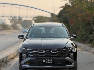 2025 Hyundai Tucson SWB IV Рестайлинг, чёрный, 4215200 рублей, вид 2
