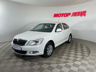 2010 Skoda Octavia II (A5) Рестайлинг, белый, 719000 рублей, вид 1
