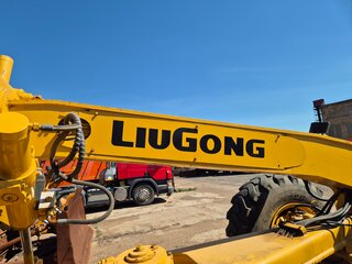 2013 LiuGong Автогрейдеры, золотистый, 2950000 рублей, вид 3