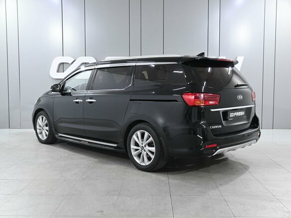 2018 Kia Carnival III, чёрный, 2749000 рублей - вид 1
