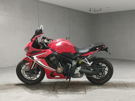 2020 Honda CBR 650R, красный, 699000 рублей, вид 2