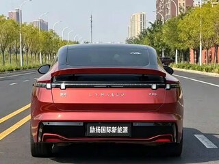 2025 Lynk & Co Z10 95 kWh, красный, 5700000 рублей, вид 2